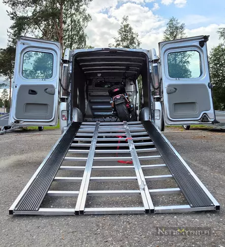 Lastausramppi 215x137 cm 680 kg alumiini Pääkuva 2 - Ajorampit - 6430074697099 - 2